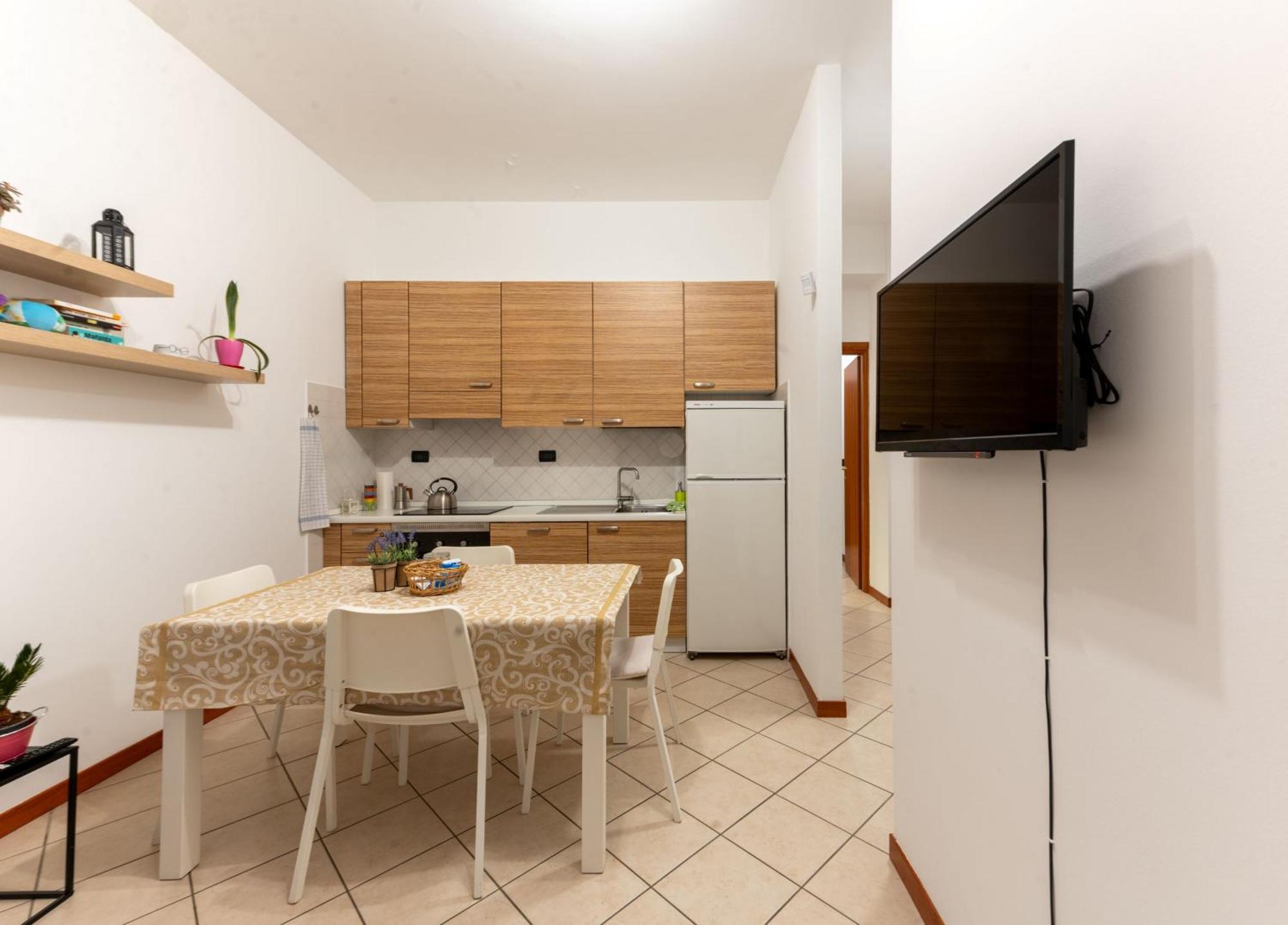 Holiday Apartment - Brescia Centro - Parcheggio Privato المظهر الخارجي الصورة